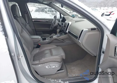 2011 Porsche Cayenne z USA, uszkodzony, nr VIN WP1AA2A24BLA08261